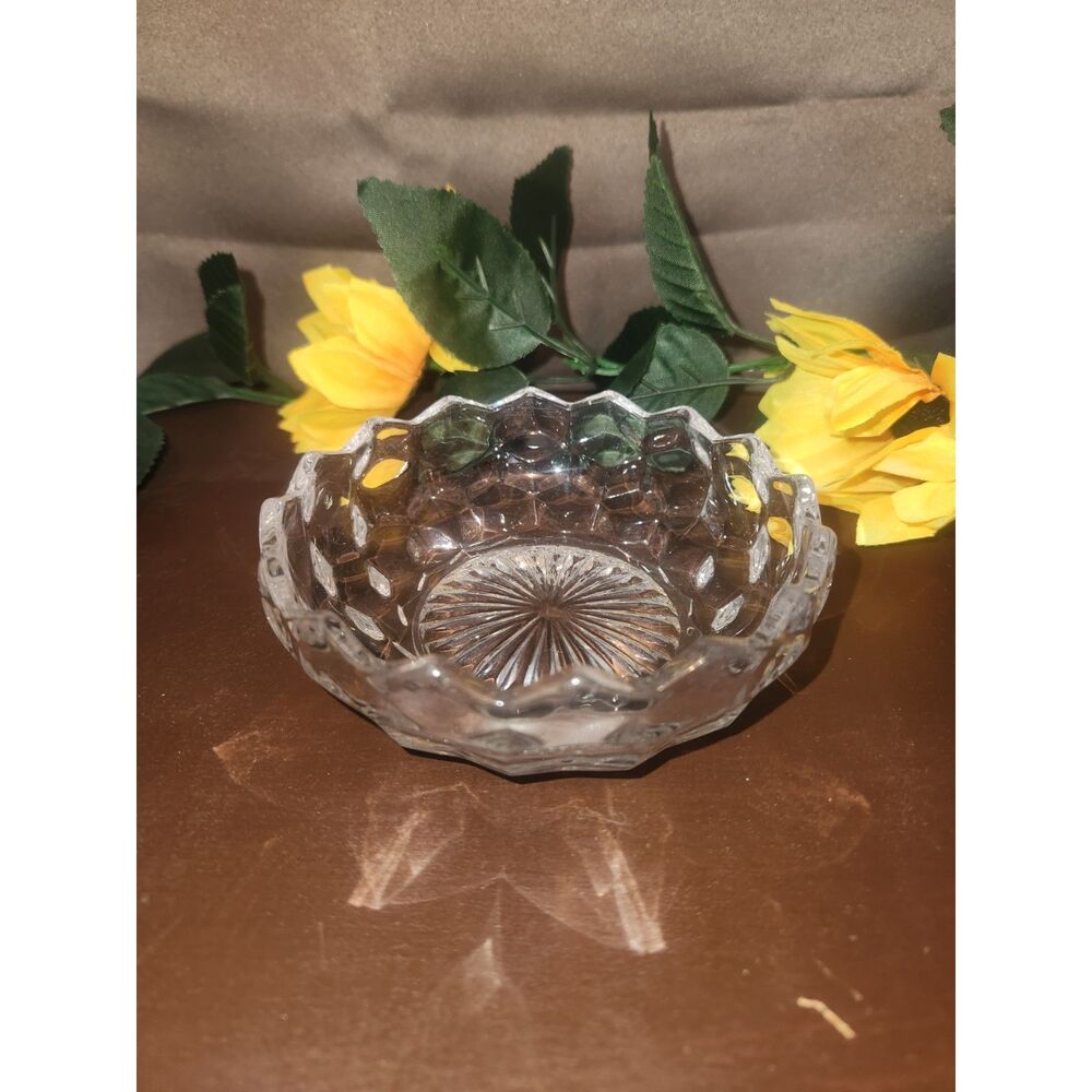 Vintage Glass Scalloped Berry Bowl Starburst Base Diamond Point 5" - 47